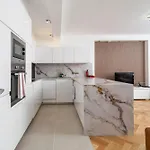 Joivy 2-Bed Flat Near Notting Hill