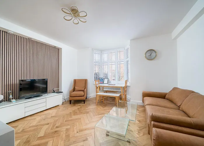 Joivy 2-Bed Flat Near Notting Hill