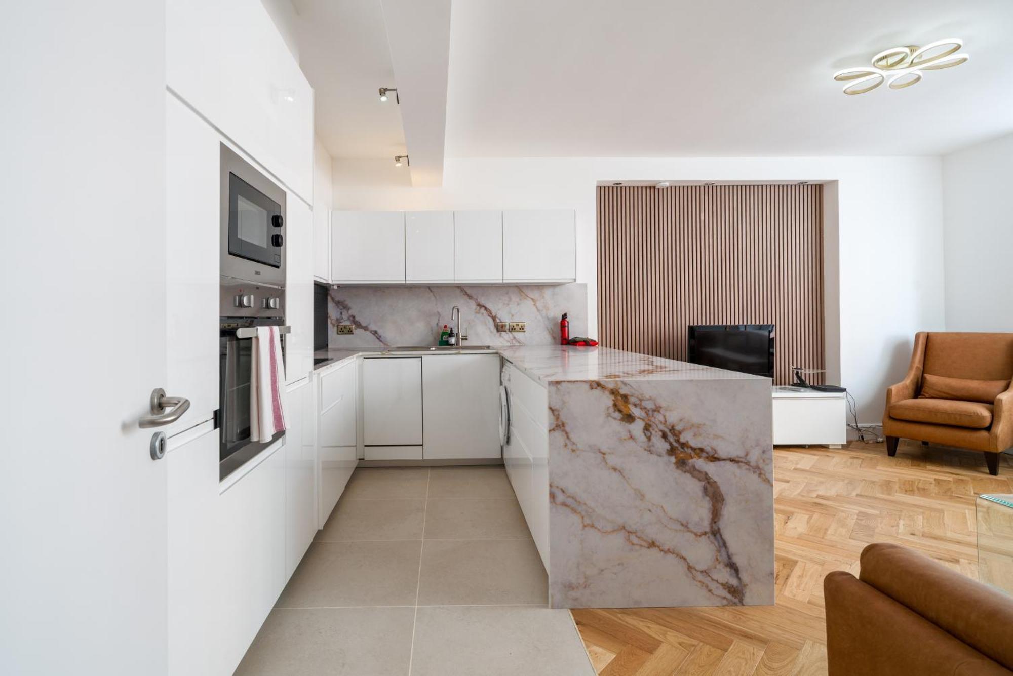 Joivy 2-bed Flat Near Notting Hill London