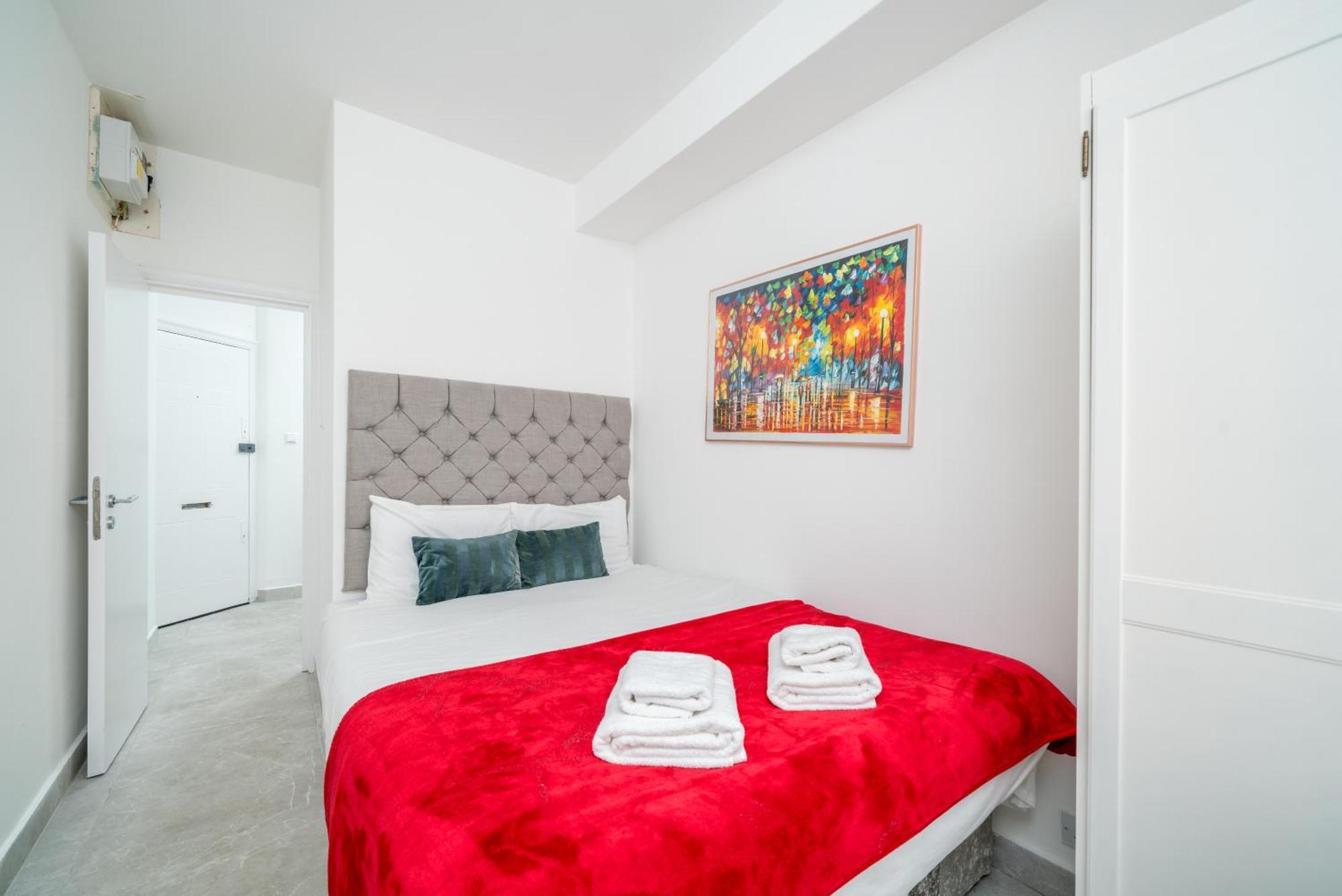 Joivy 2-bed Flat Near Notting Hill Apartment
