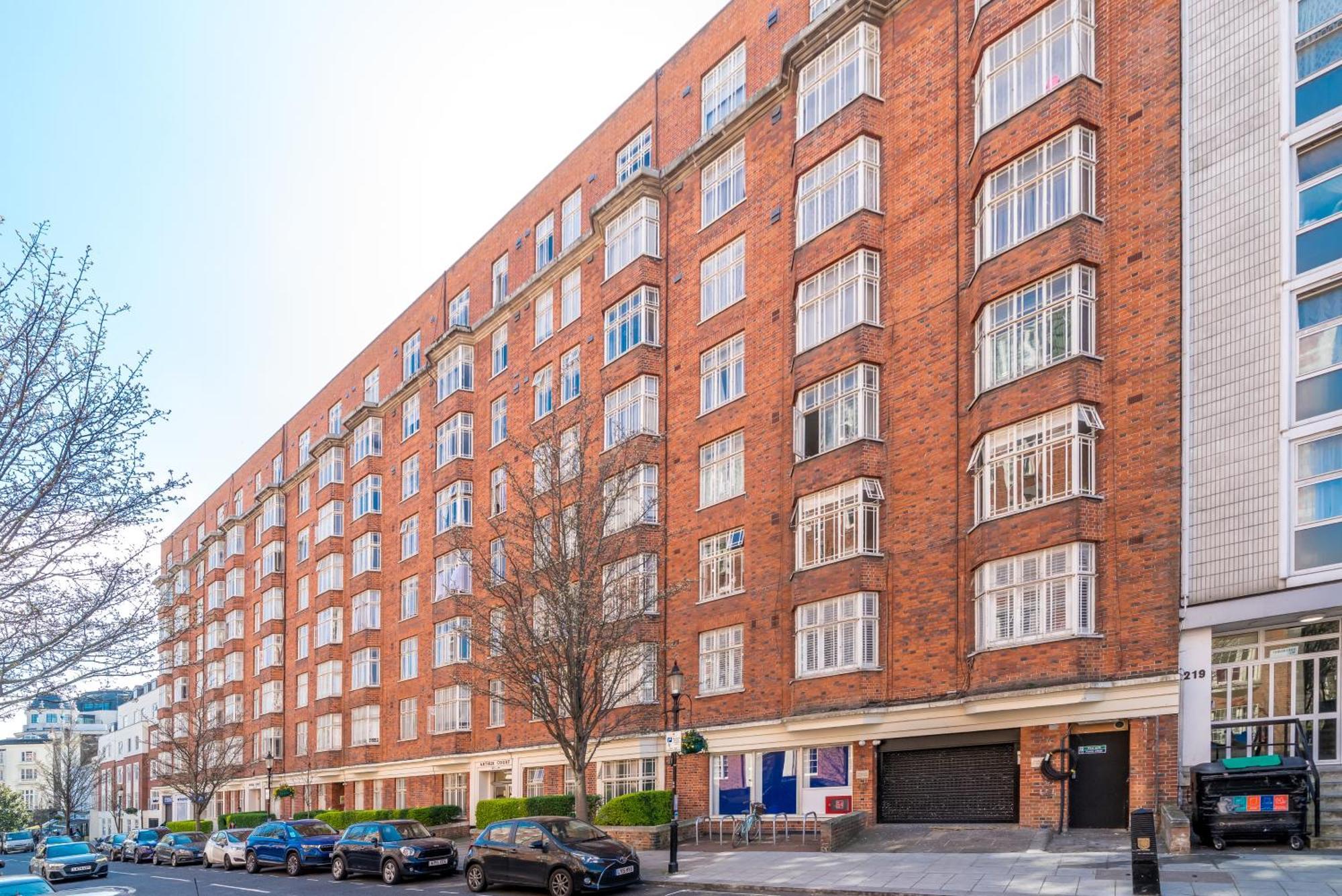Joivy 2-bed Flat Near Notting Hill